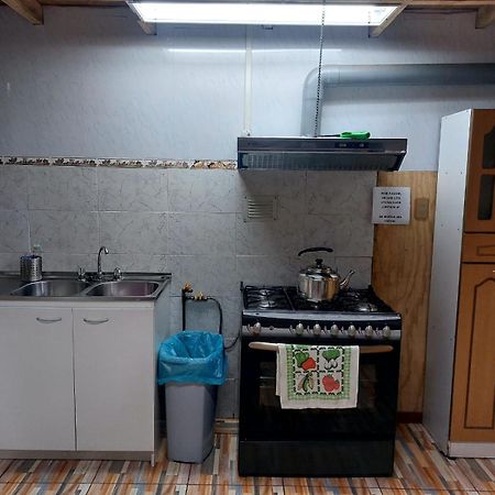 Hostal Y Cabanas Ventisquero Puerto Puyuguapi Exteriör bild