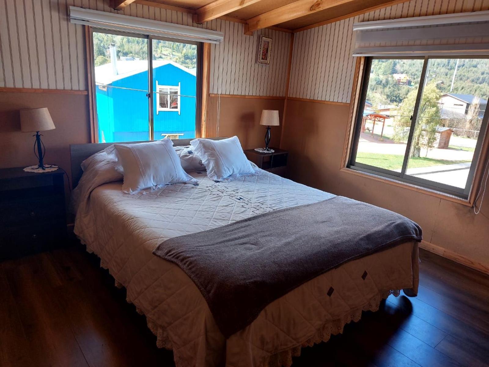 Hostal Y Cabanas Ventisquero Puerto Puyuguapi Exteriör bild