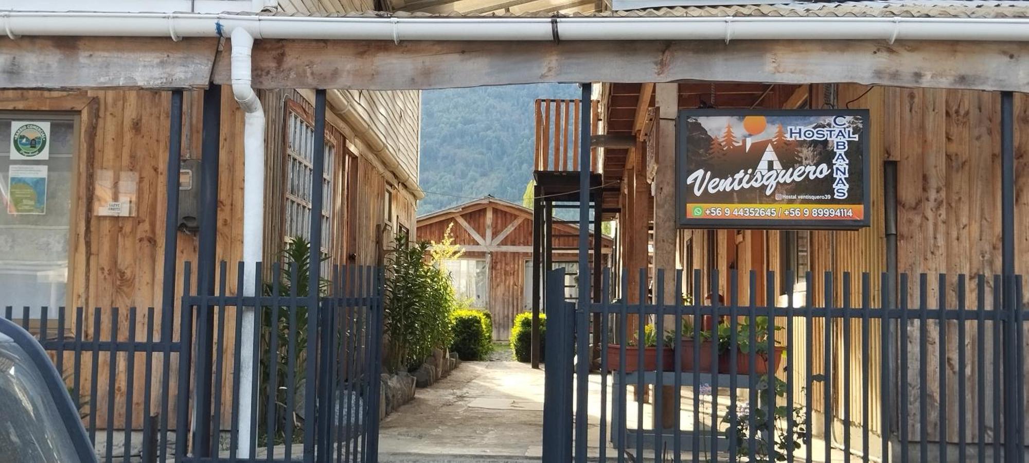 Hostal Y Cabanas Ventisquero Puerto Puyuguapi Exteriör bild